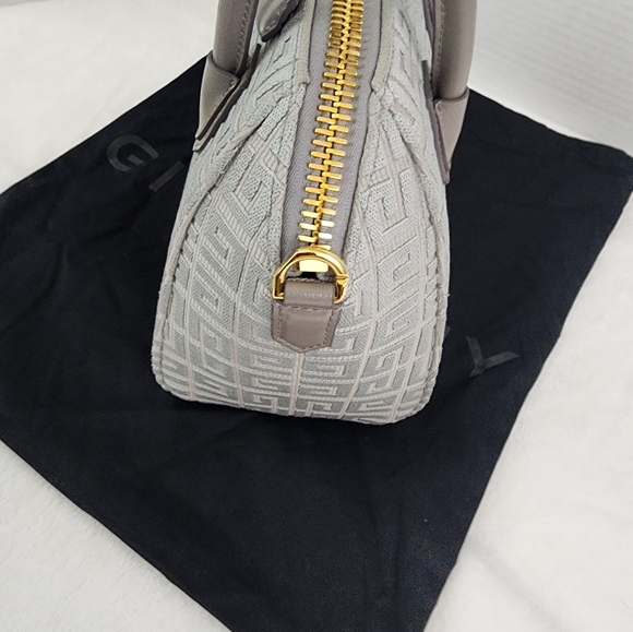 Givenchy handbag - Picture 6 of 17